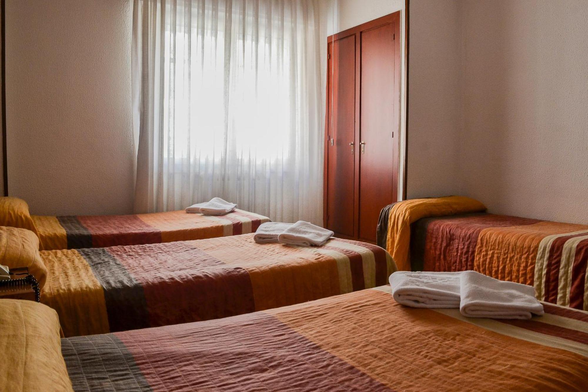 Hostal Cataluna Zaragoza Rom bilde