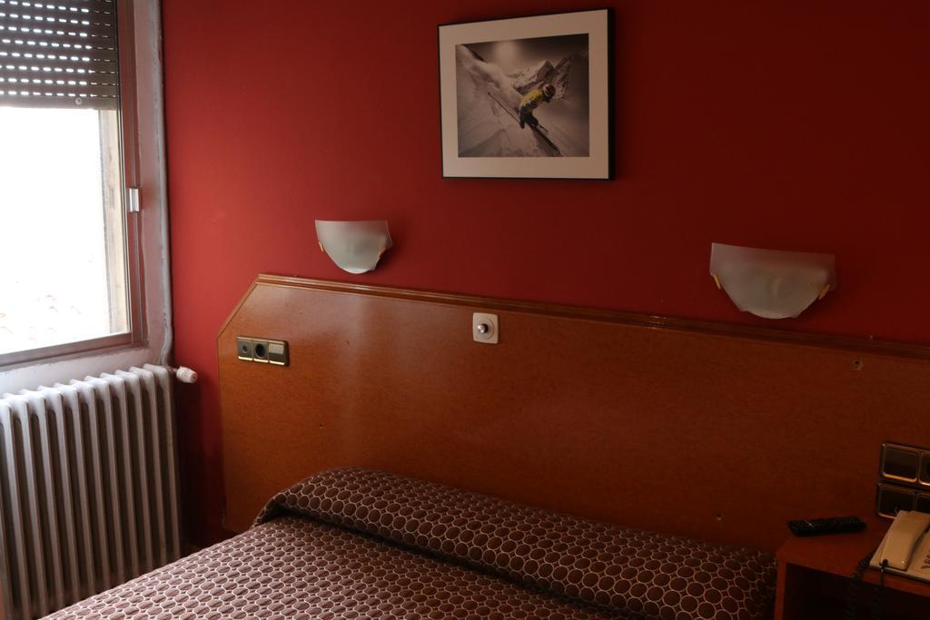 Hostal Cataluna Zaragoza Eksteriør bilde