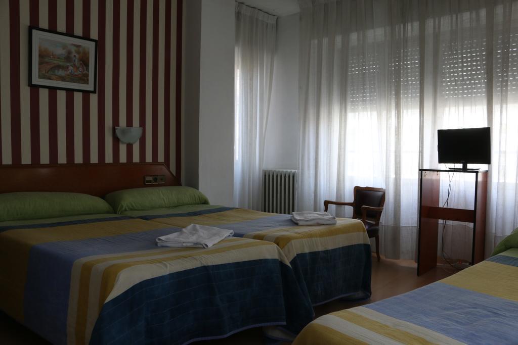 Hostal Cataluna Zaragoza Eksteriør bilde