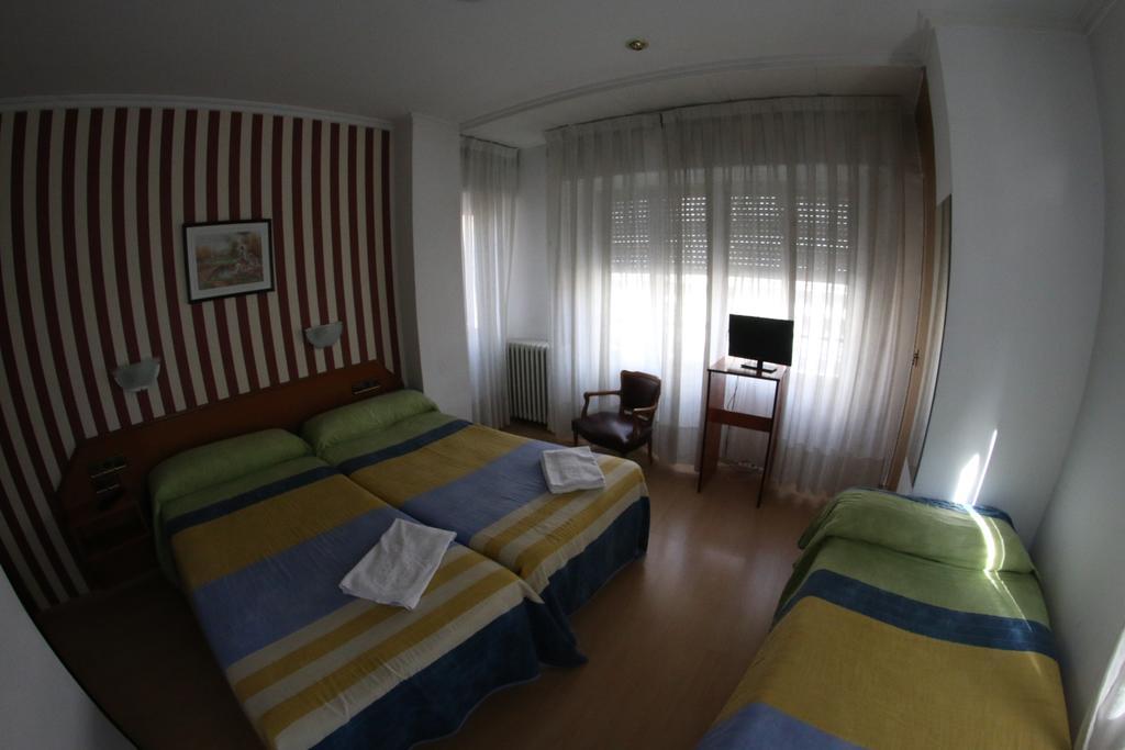 Hostal Cataluna Zaragoza Eksteriør bilde