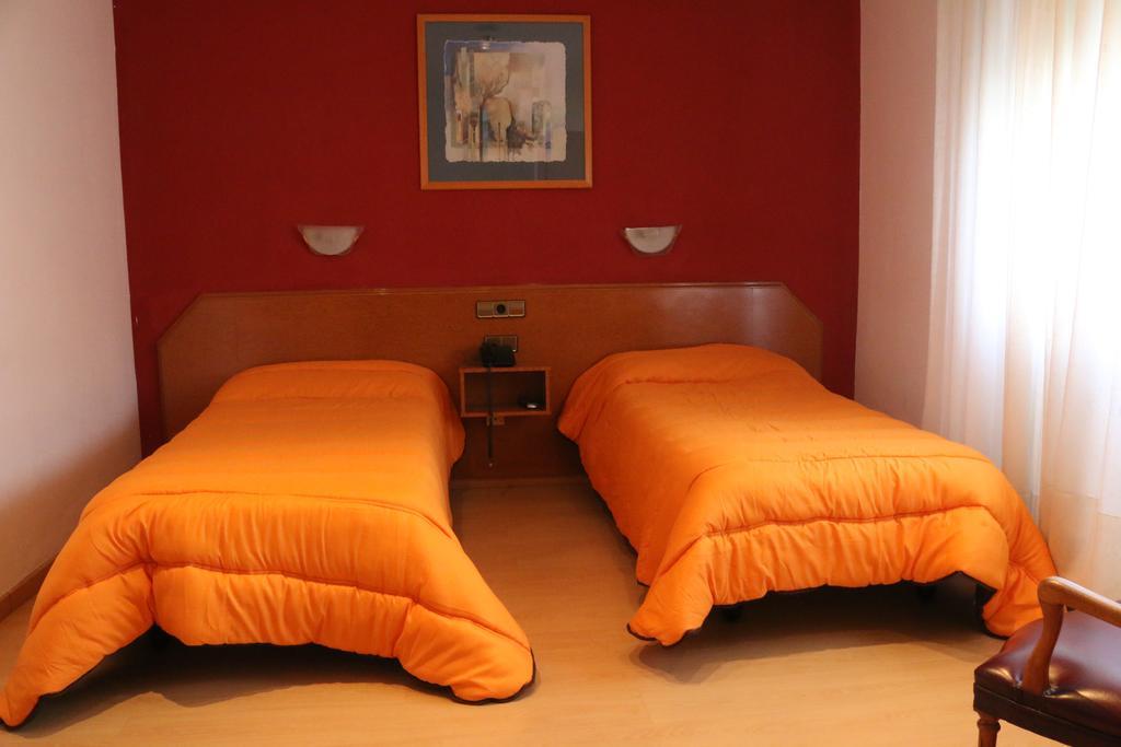 Hostal Cataluna Zaragoza Eksteriør bilde