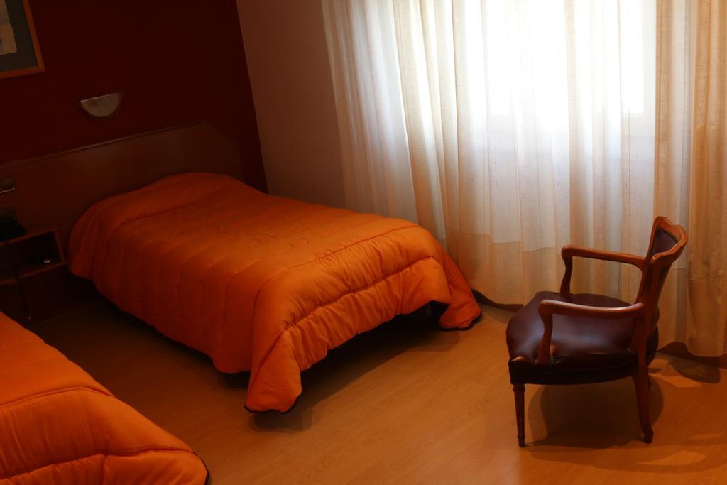 Hostal Cataluna Zaragoza Eksteriør bilde