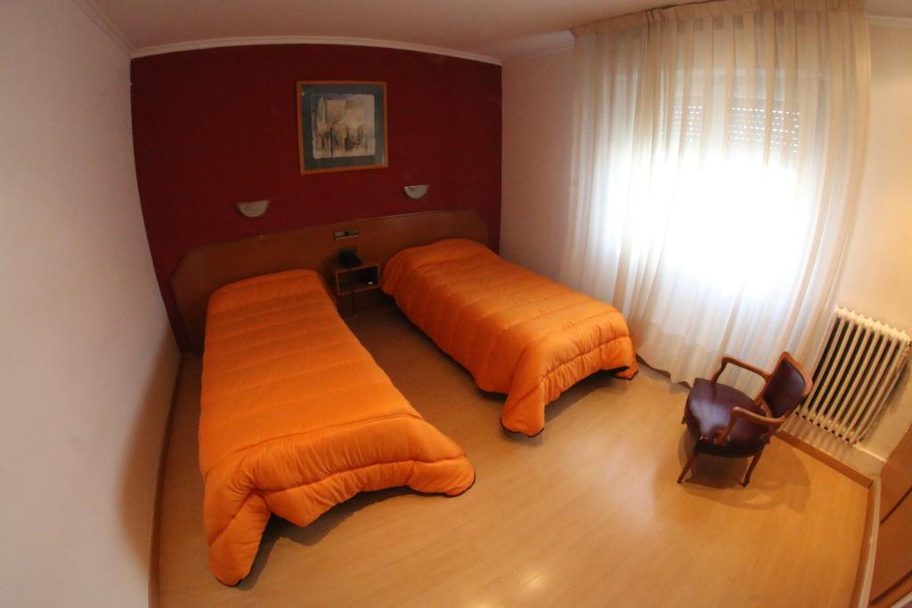 Hostal Cataluna Zaragoza Eksteriør bilde