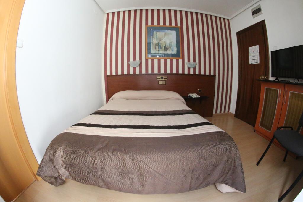 Hostal Cataluna Zaragoza Eksteriør bilde