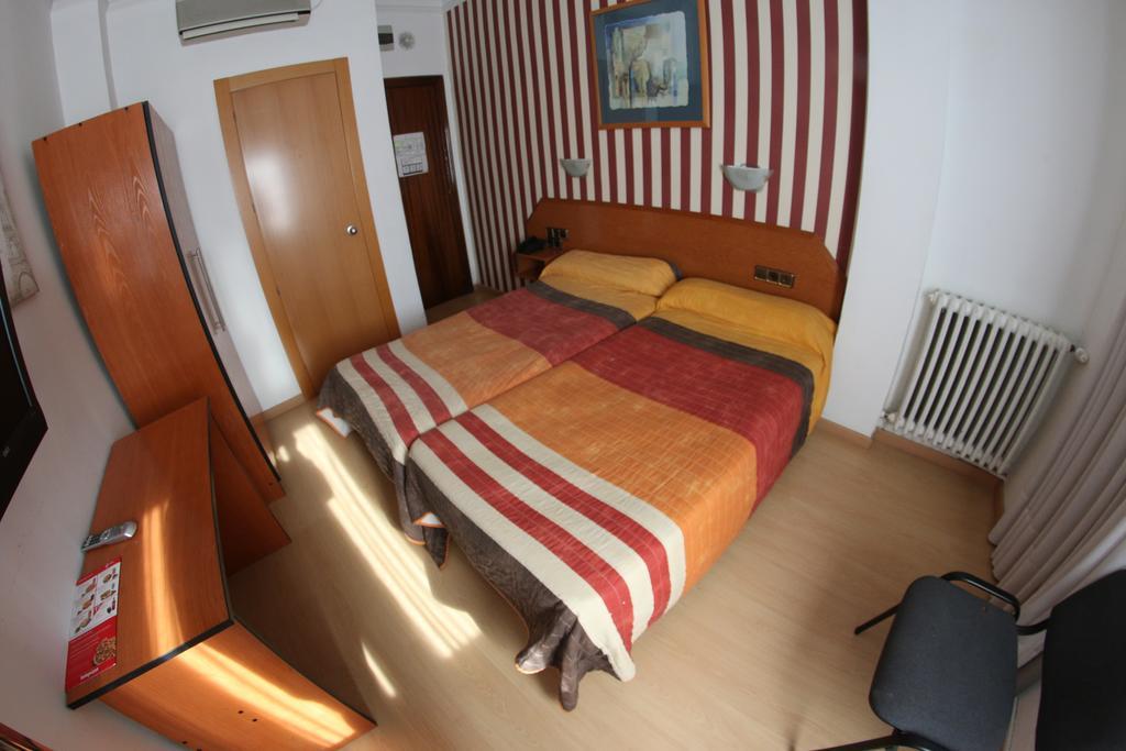 Hostal Cataluna Zaragoza Eksteriør bilde