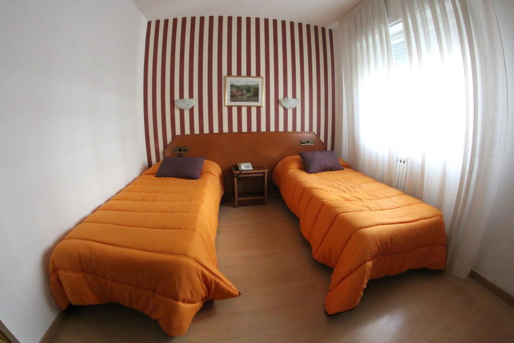 Hostal Cataluna Zaragoza Eksteriør bilde