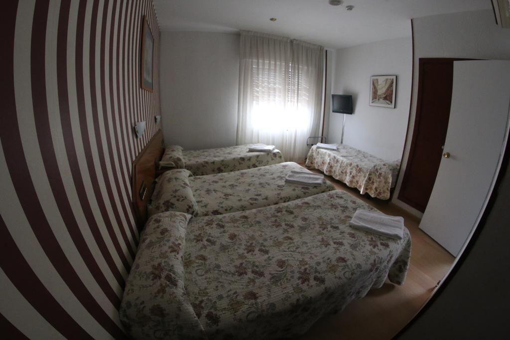 Hostal Cataluna Zaragoza Eksteriør bilde