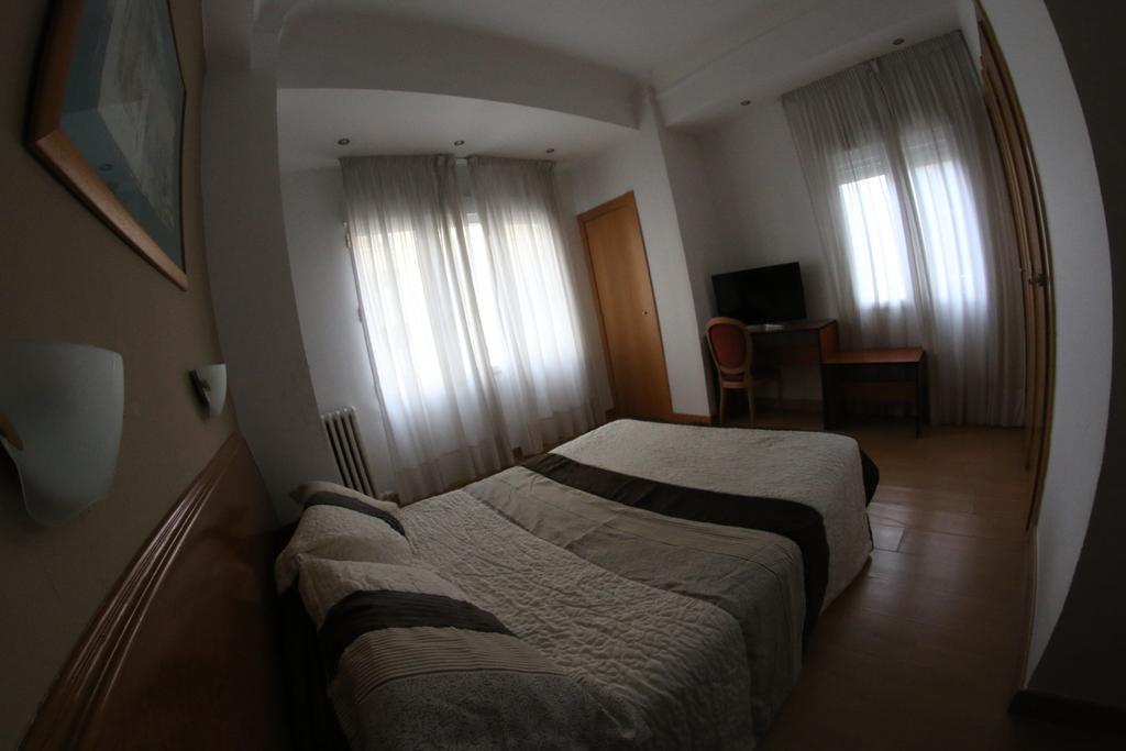 Hostal Cataluna Zaragoza Eksteriør bilde